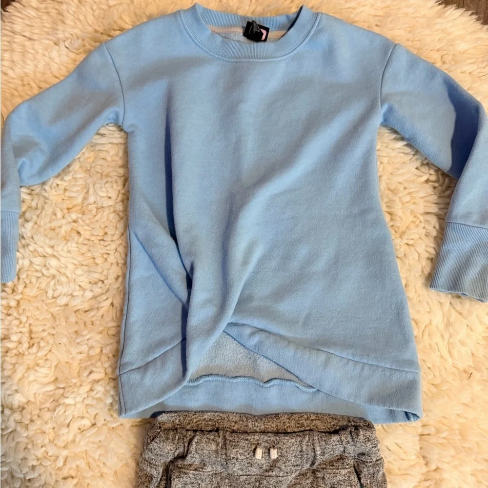 OshKosh B'gosh Blue Top and Gray Joggers Set